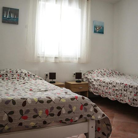 Holiday Home Ante With Beautiful Private Garden Nadin Екстер'єр фото
