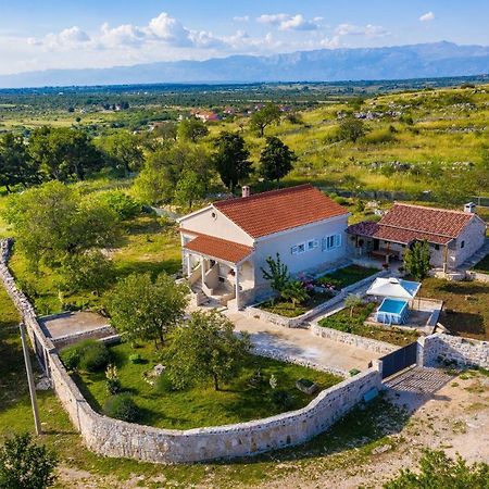 Holiday Home Ante With Beautiful Private Garden Nadin Екстер'єр фото