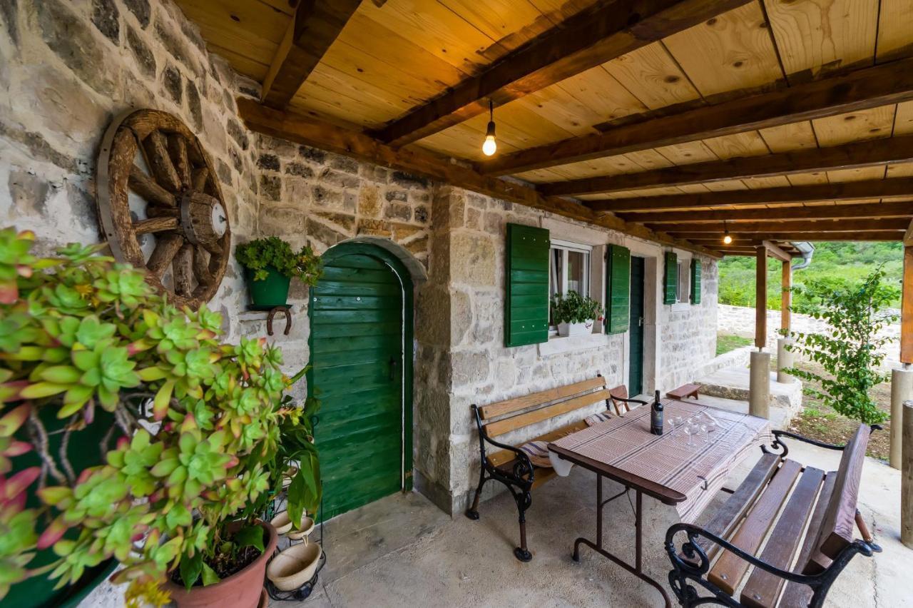 Holiday Home Ante With Beautiful Private Garden Nadin Екстер'єр фото