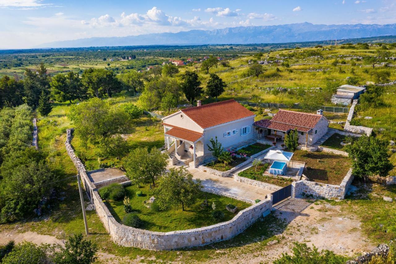 Holiday Home Ante With Beautiful Private Garden Nadin Екстер'єр фото